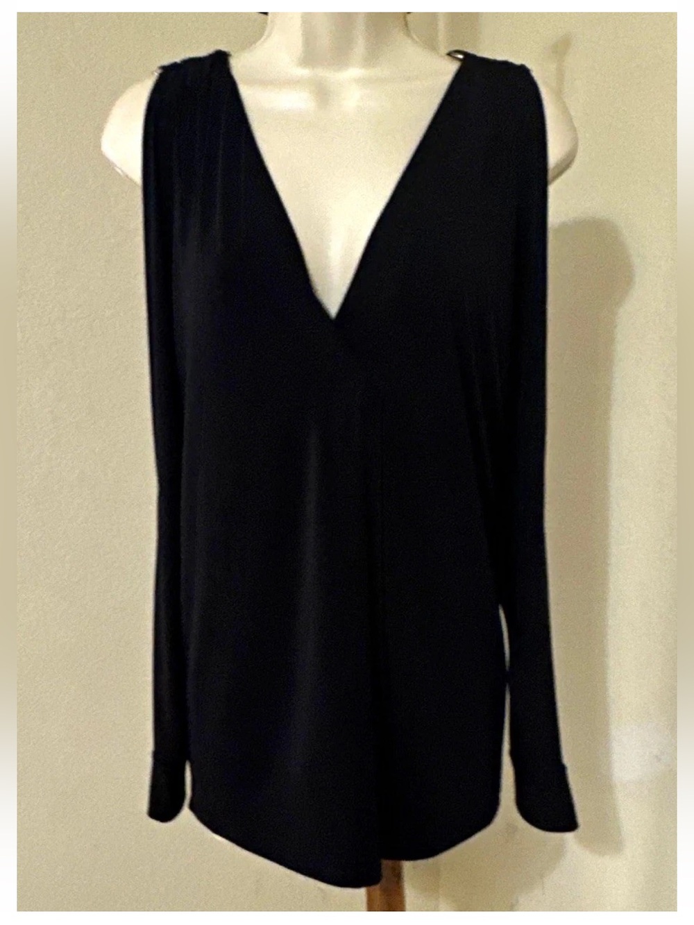 DKNY Women’s Black Solid Knit V-Neck Sleeveless Stretch Tank Top M UG3TL177